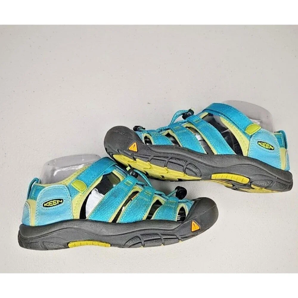 Keen Newport Sandals Closed Toe Turquoise Blue Walking Hiking Water Women's SZ 6